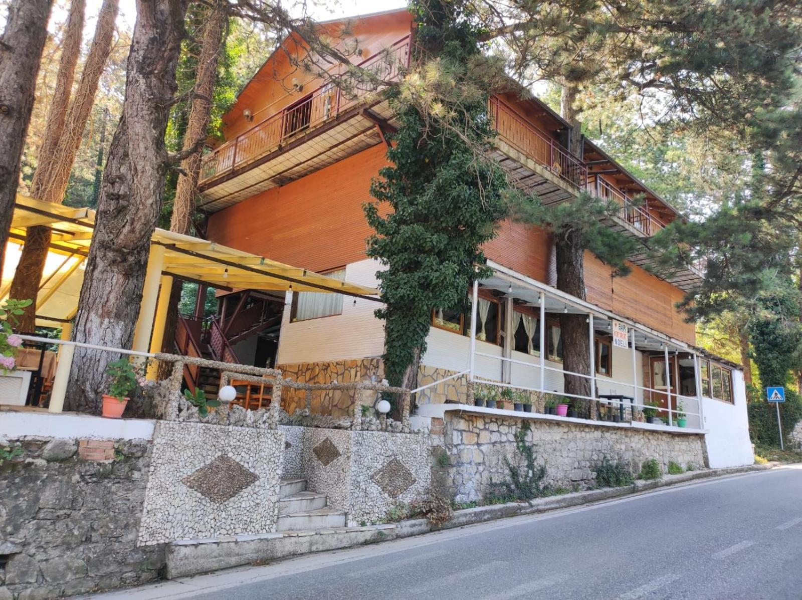 Hotel Toni Llogora Dukat Zewnętrze zdjęcie