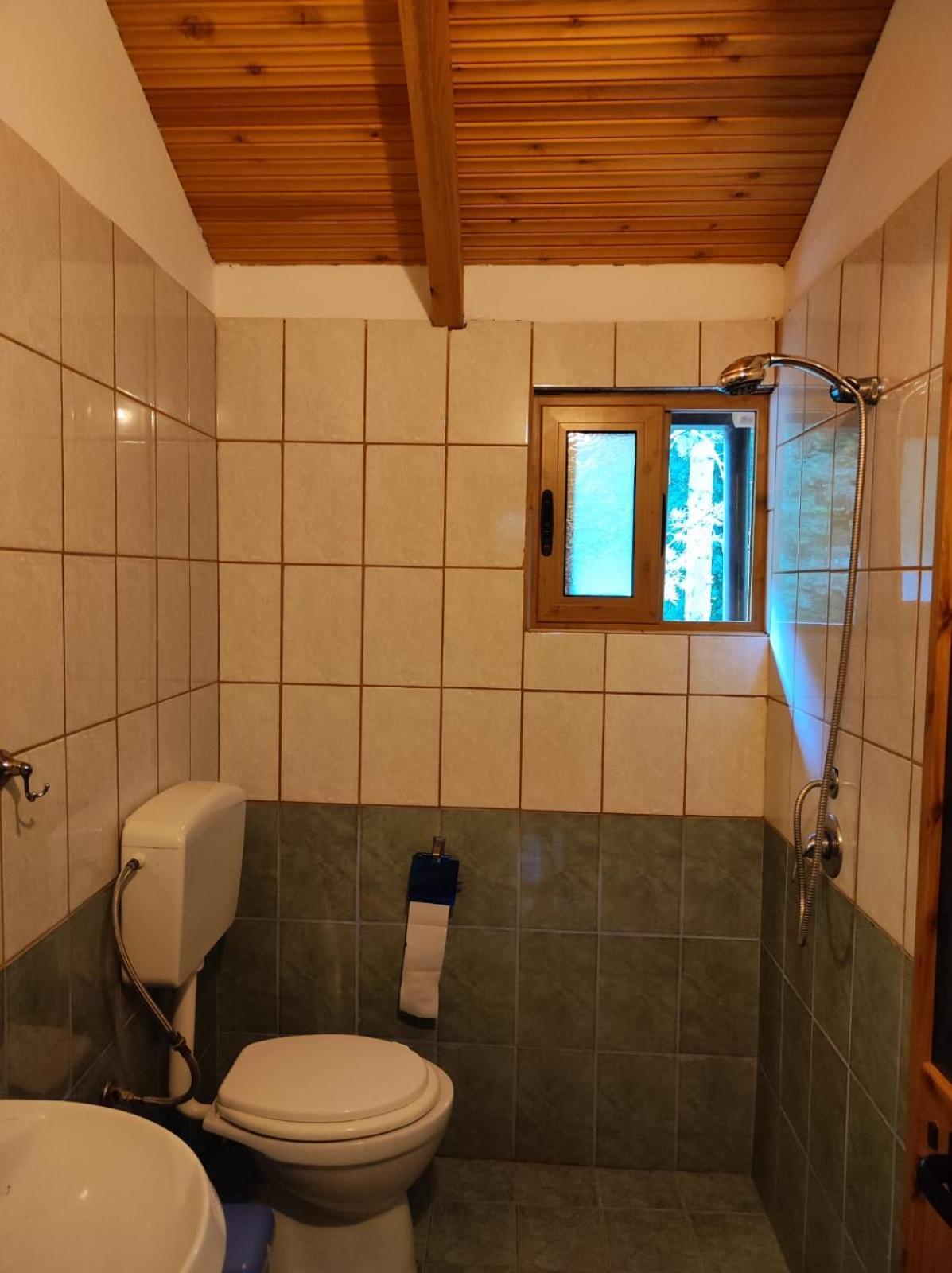 Hotel Toni Llogora Dukat Zewnętrze zdjęcie