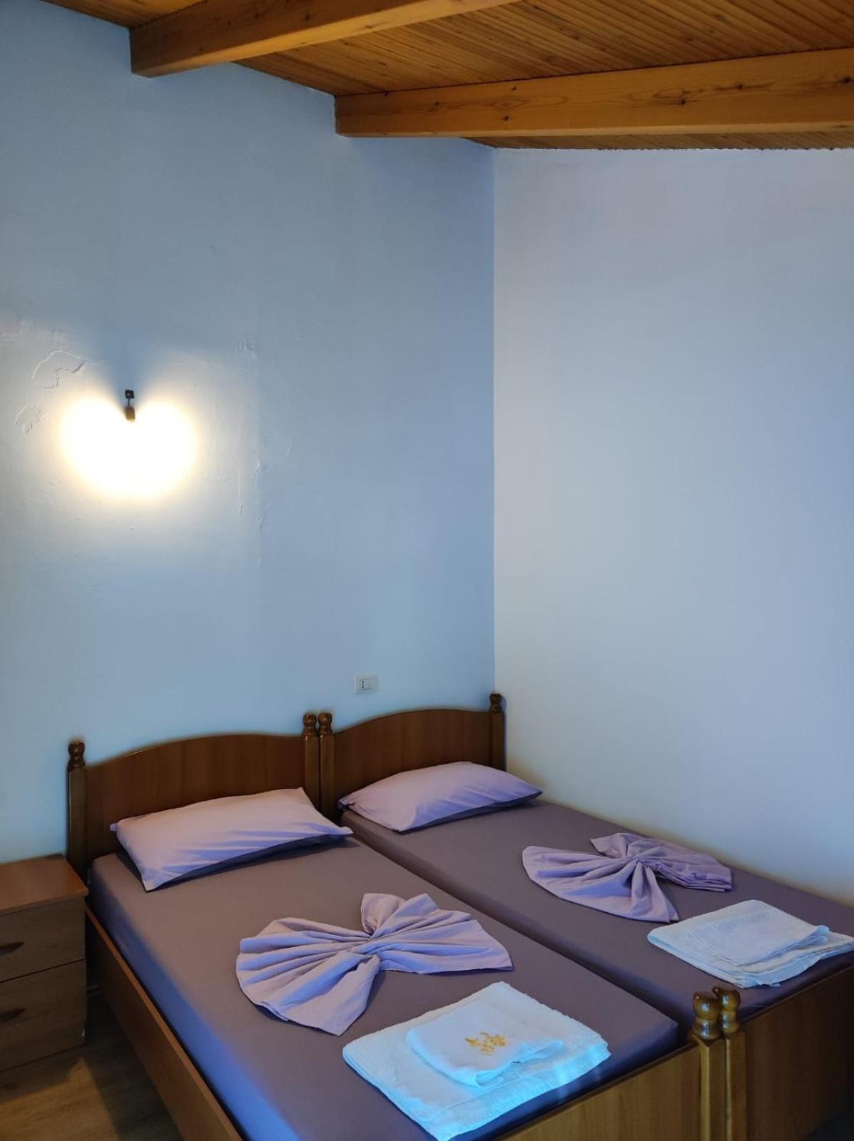 Hotel Toni Llogora Dukat Zewnętrze zdjęcie